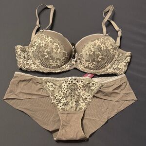 Elegant Adore Me Lace Women's Intimate Set - Gray
